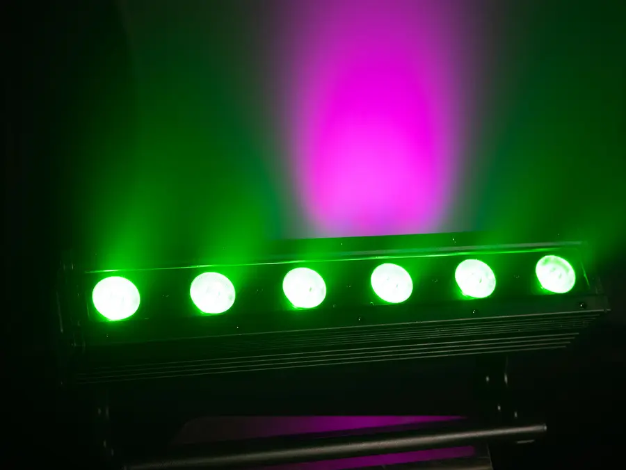 Eurolite Akku IP Bar-6 Entry QCL Weatherproof IP65 6x8W RGBW LED Strip 
