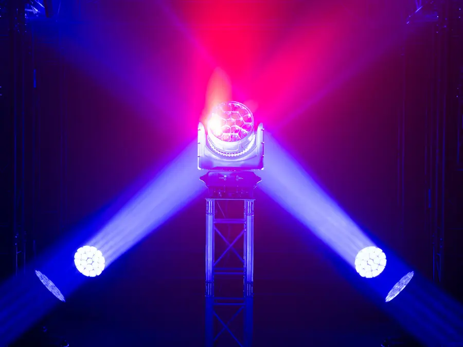 Eurolite LED IP TMH-H760 Wash Effect Weatherproof IP65 19x 40W Zoom 
