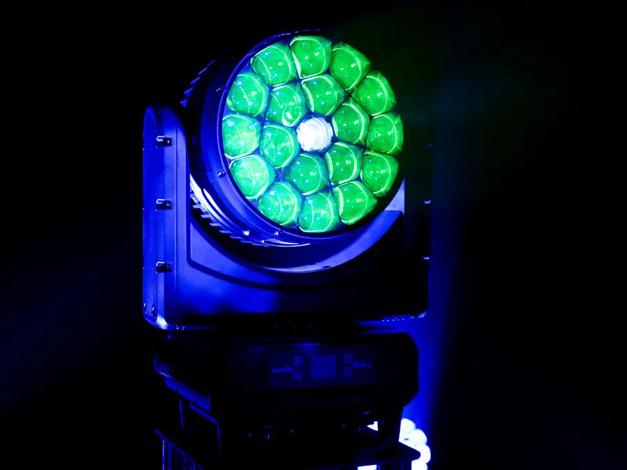 Eurolite LED IP TMH-H760 Wash Effect Weatherproof IP65 19x 40W Zoom 